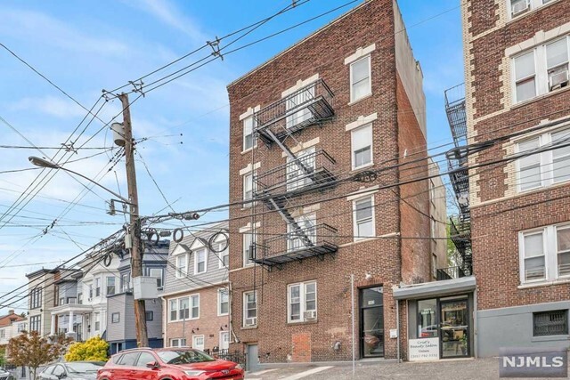 Property Photo:  182 Congress Street 2  NJ 07307 