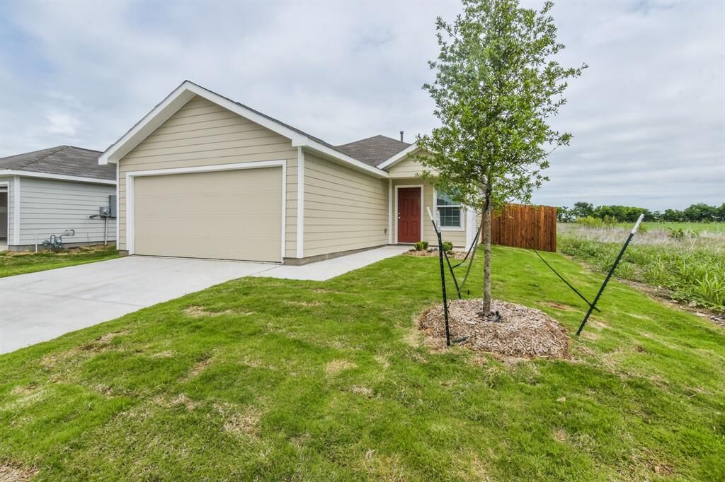 Property Photo:  3004 Coyote Way  TX 75071 