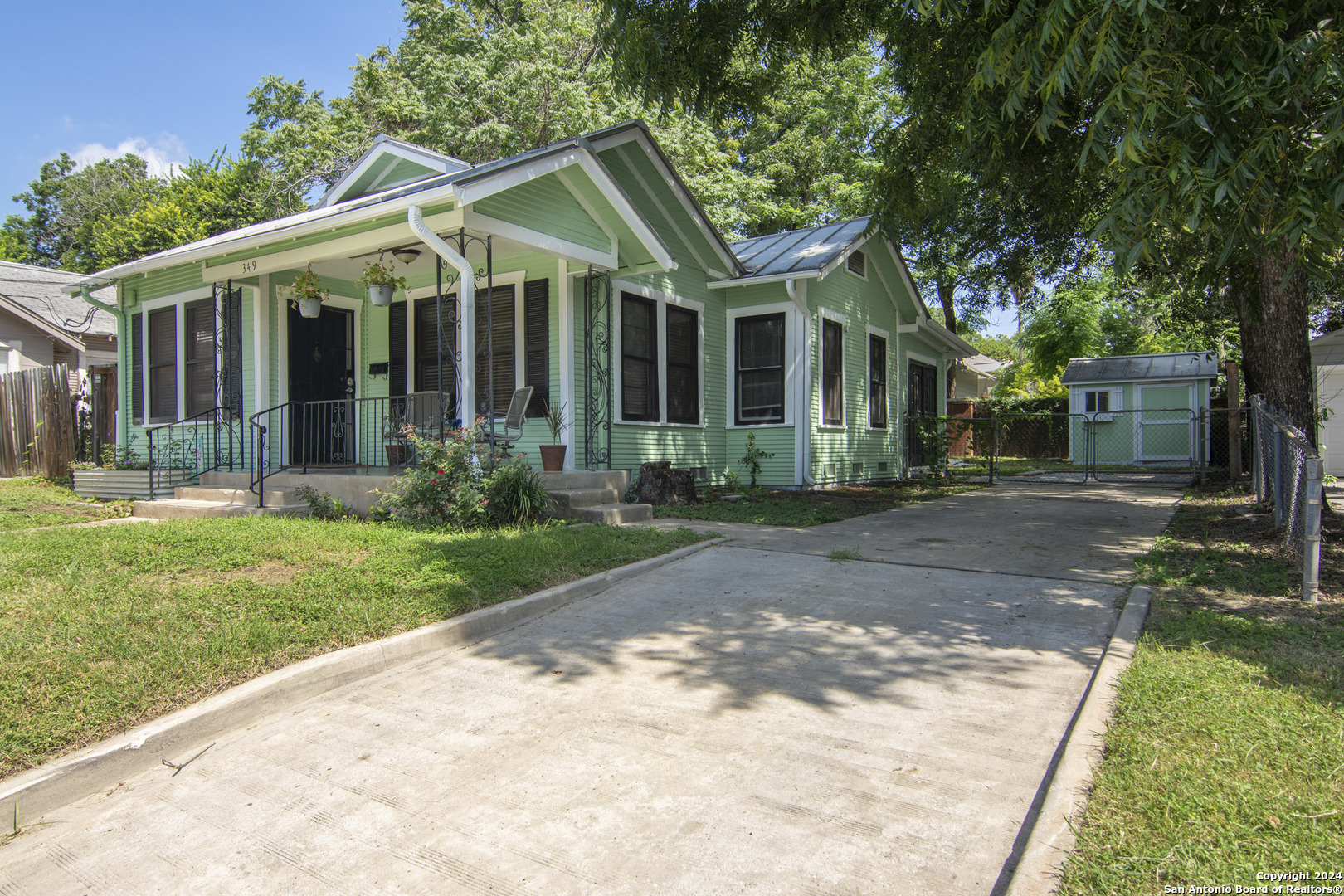 Property Photo:  349 E Woodlawn Ave  TX 78212 