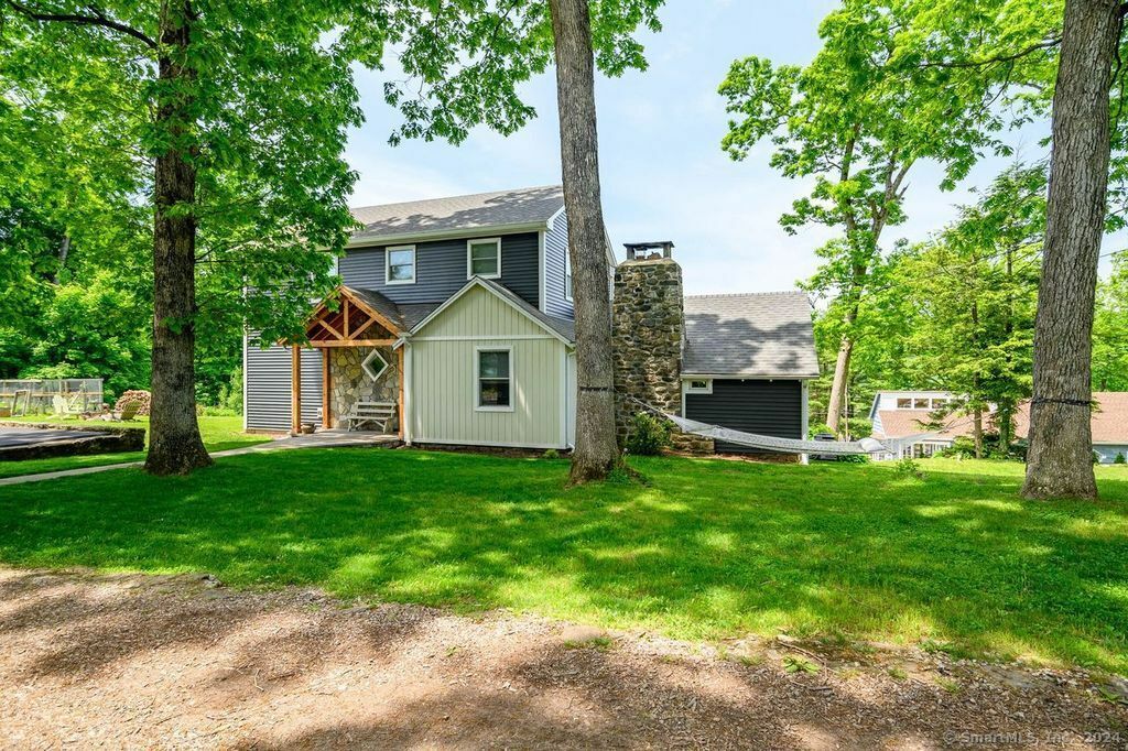 Property Photo:  5 High Trail Ci Road  CT 06812 