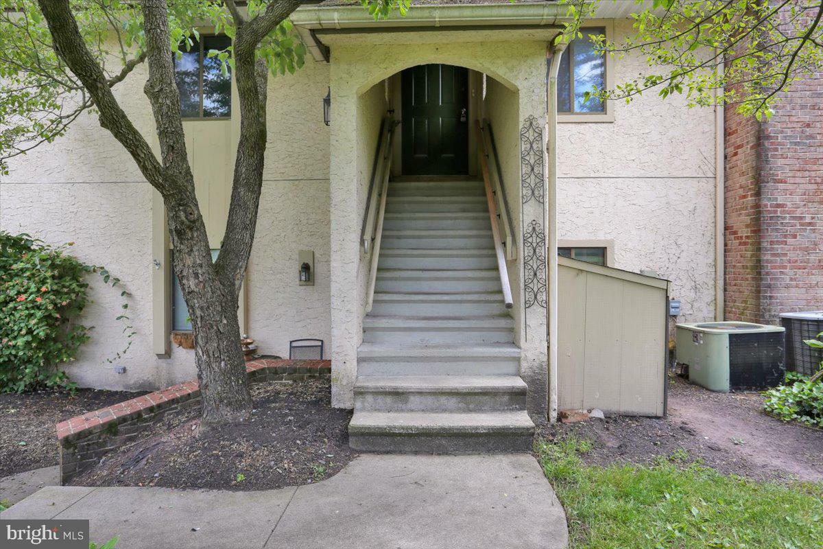 Property Photo:  10 Pine Woods Court  PA 19607 