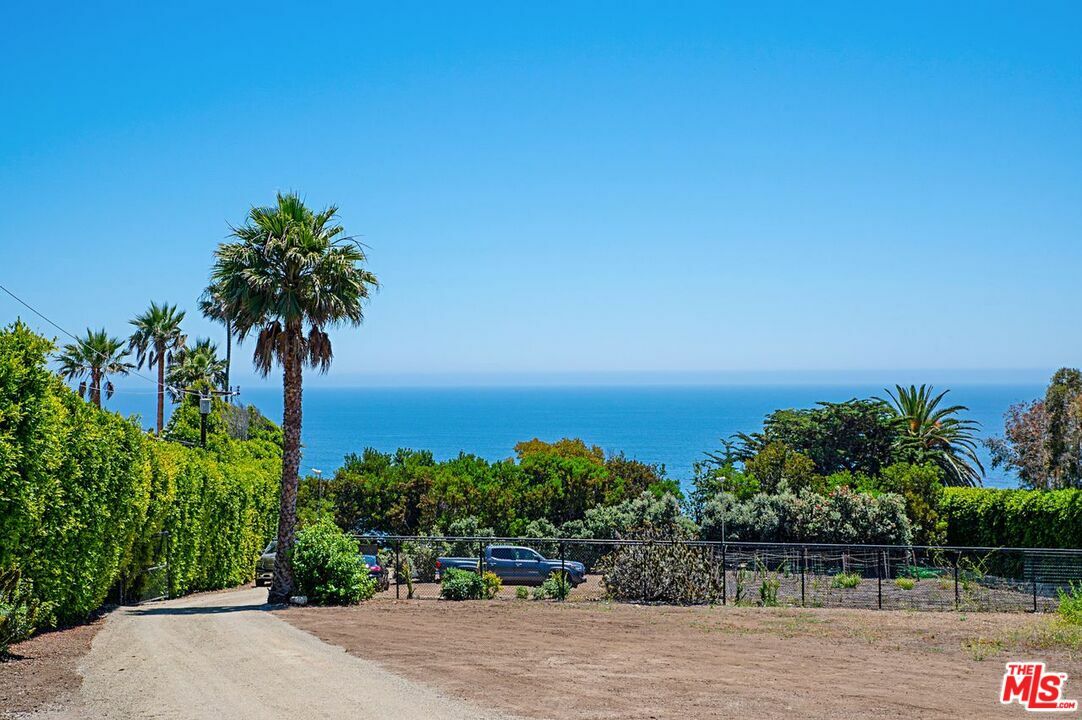 Property Photo:  32614   Pacific Coast Highway  CA 90265 