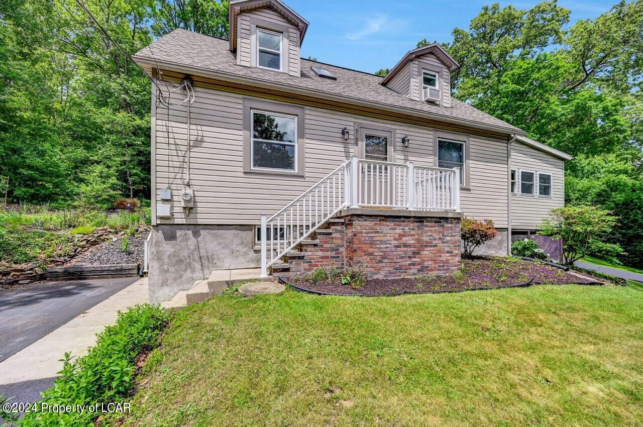 Property Photo: 5195 Nuangola Road PA 18707