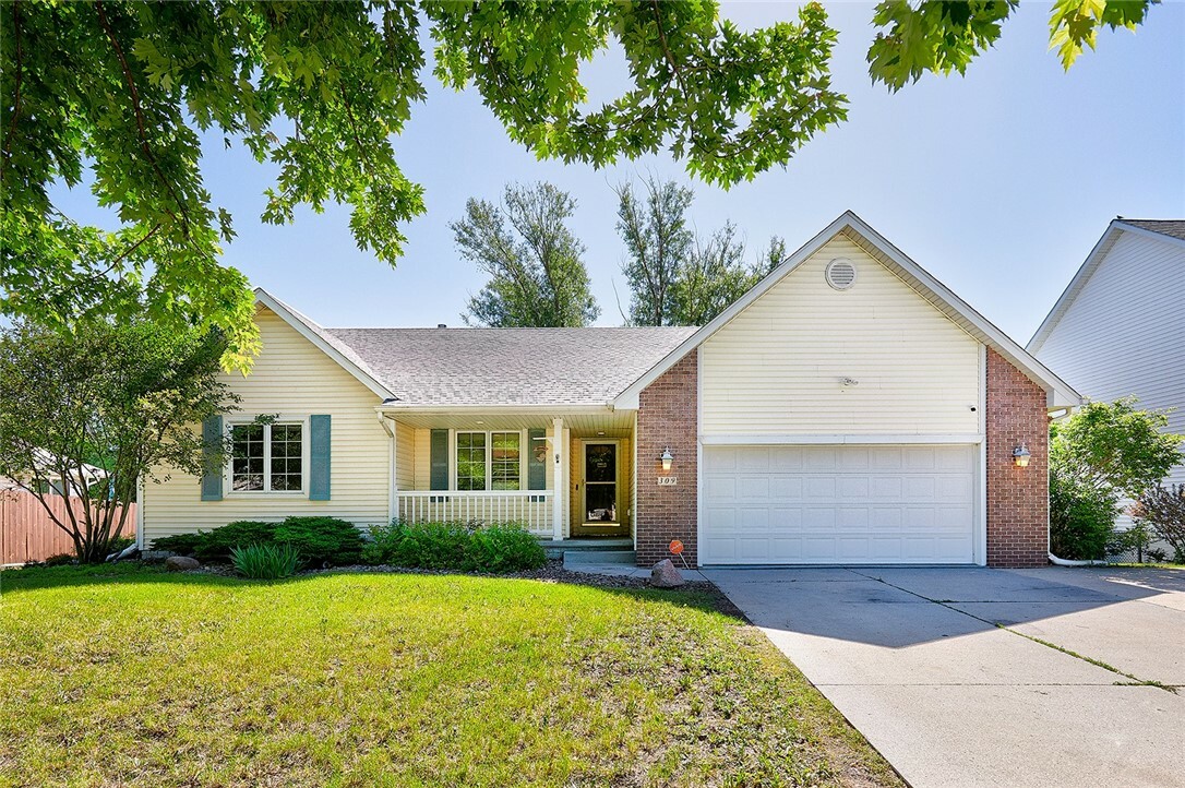 Property Photo:  309 NW Ridgeline Drive  IA 50023 