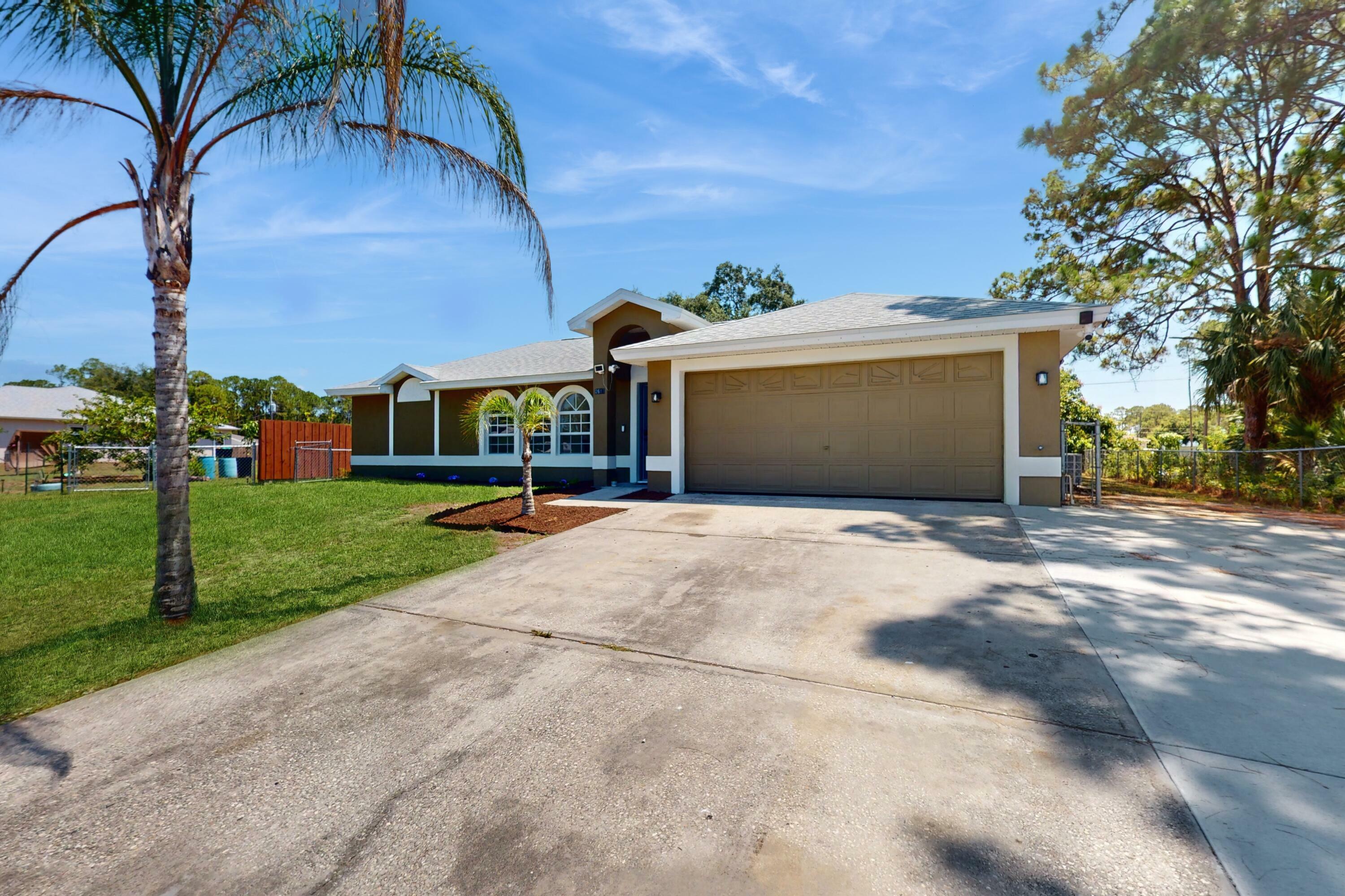 Property Photo:  2611 Quincy Avenue SE  FL 32909 