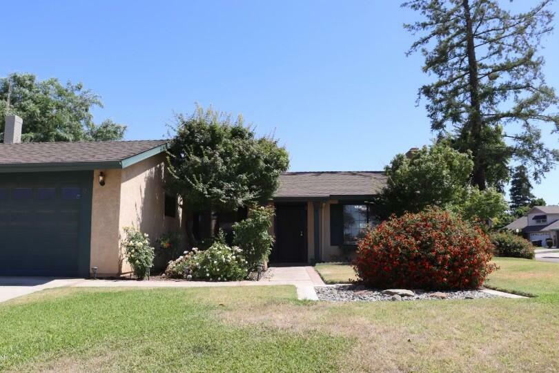 1235 W Monte Verde Court  Visalia CA 93277 photo