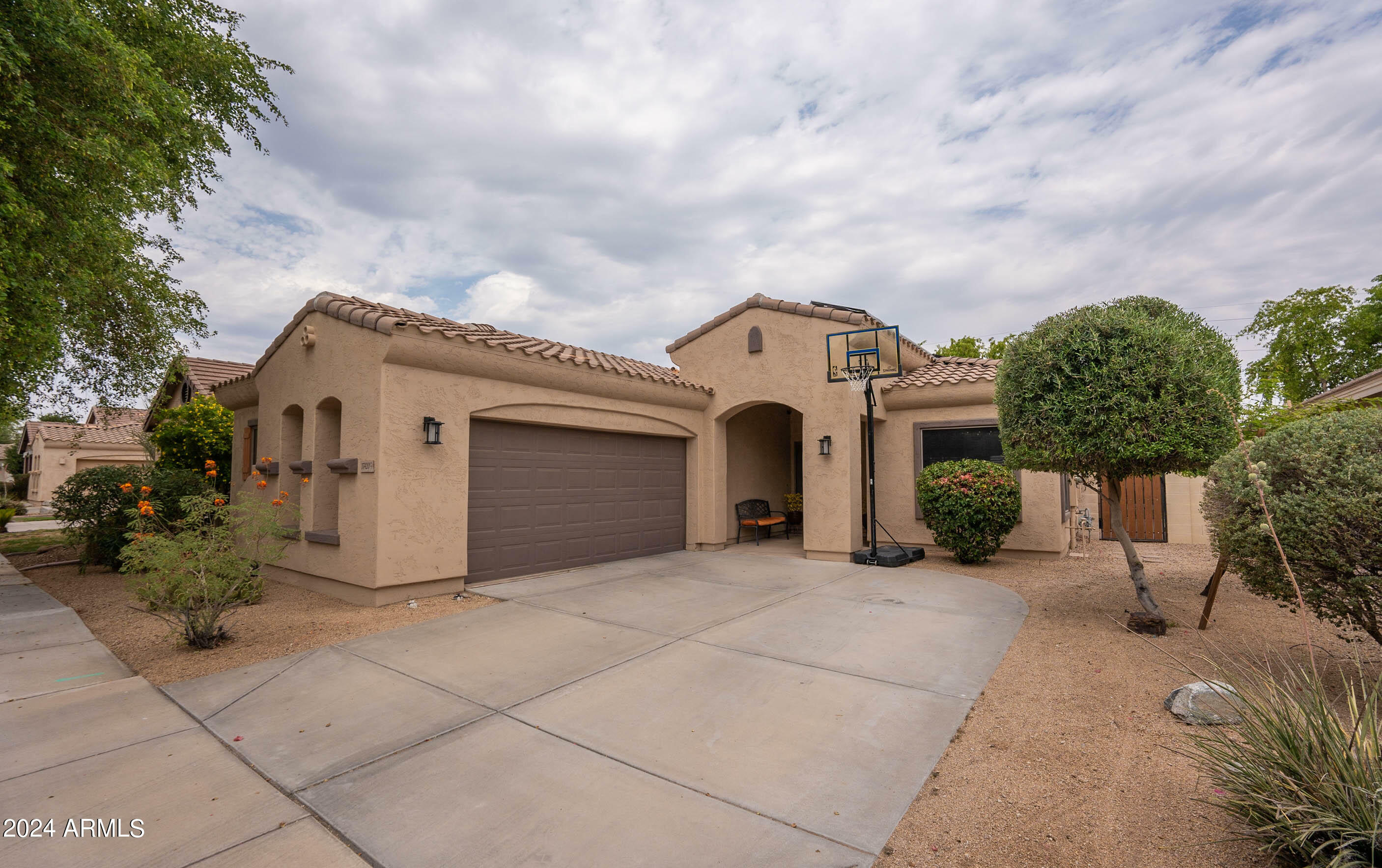 Property Photo:  17420 W Navajo Street  AZ 85338 