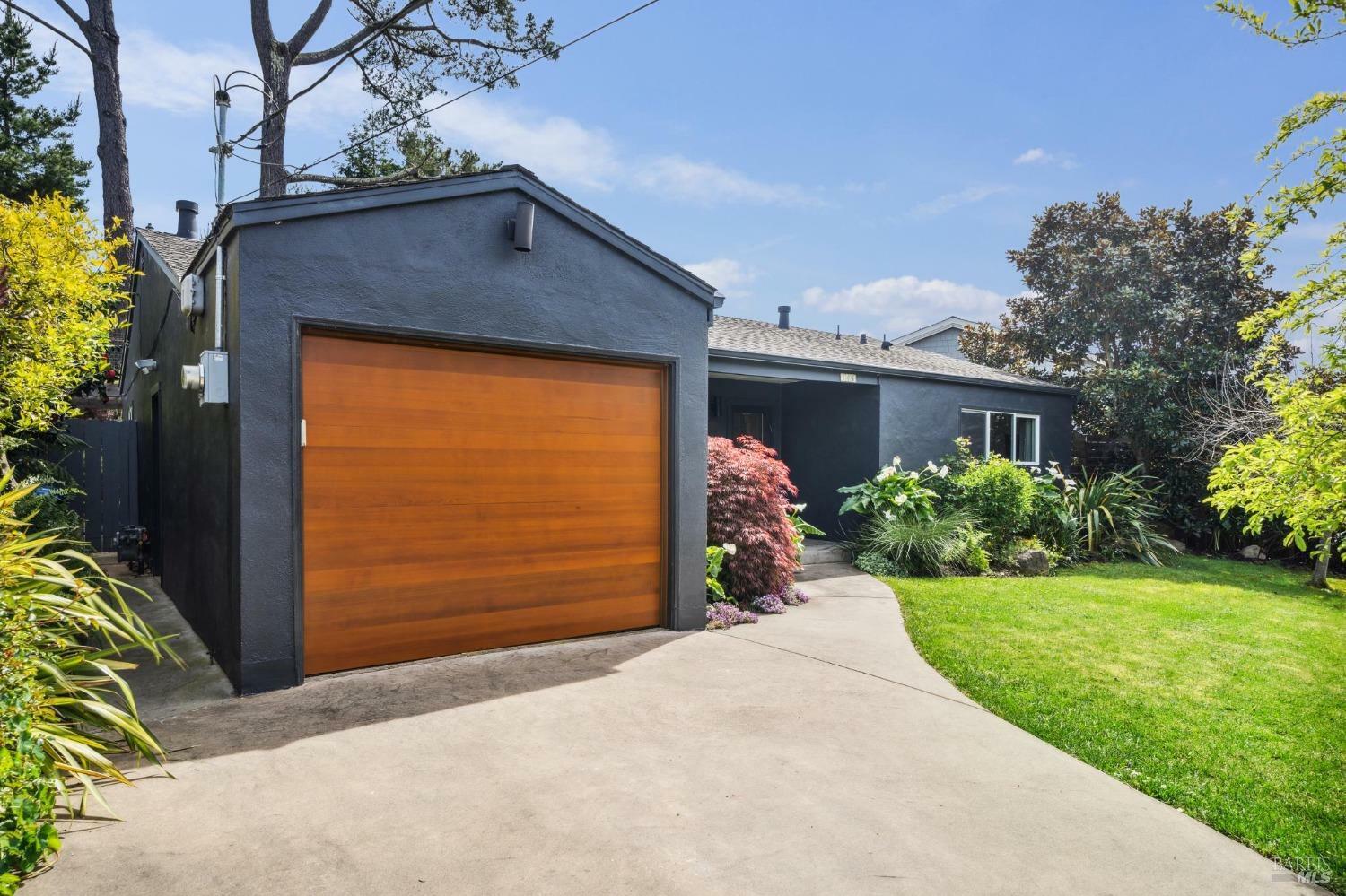 Property Photo: 105 Loring Avenue CA 94941