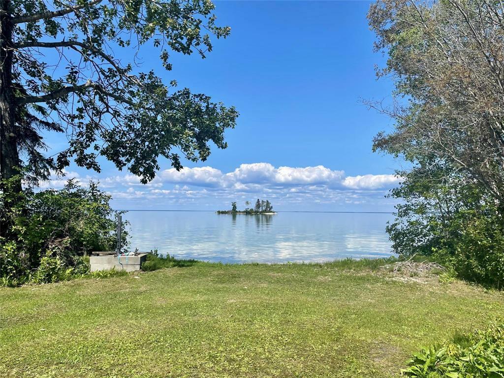 Property Photo:  162 Snake Island Way  MB R9A 1K6 