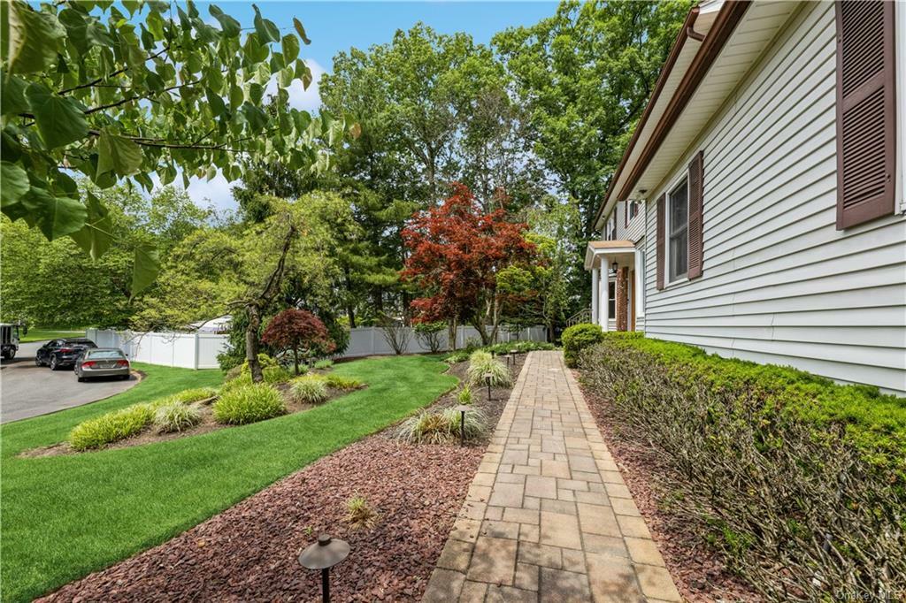 Property Photo:  5 Brookline Circle  NY 10956 