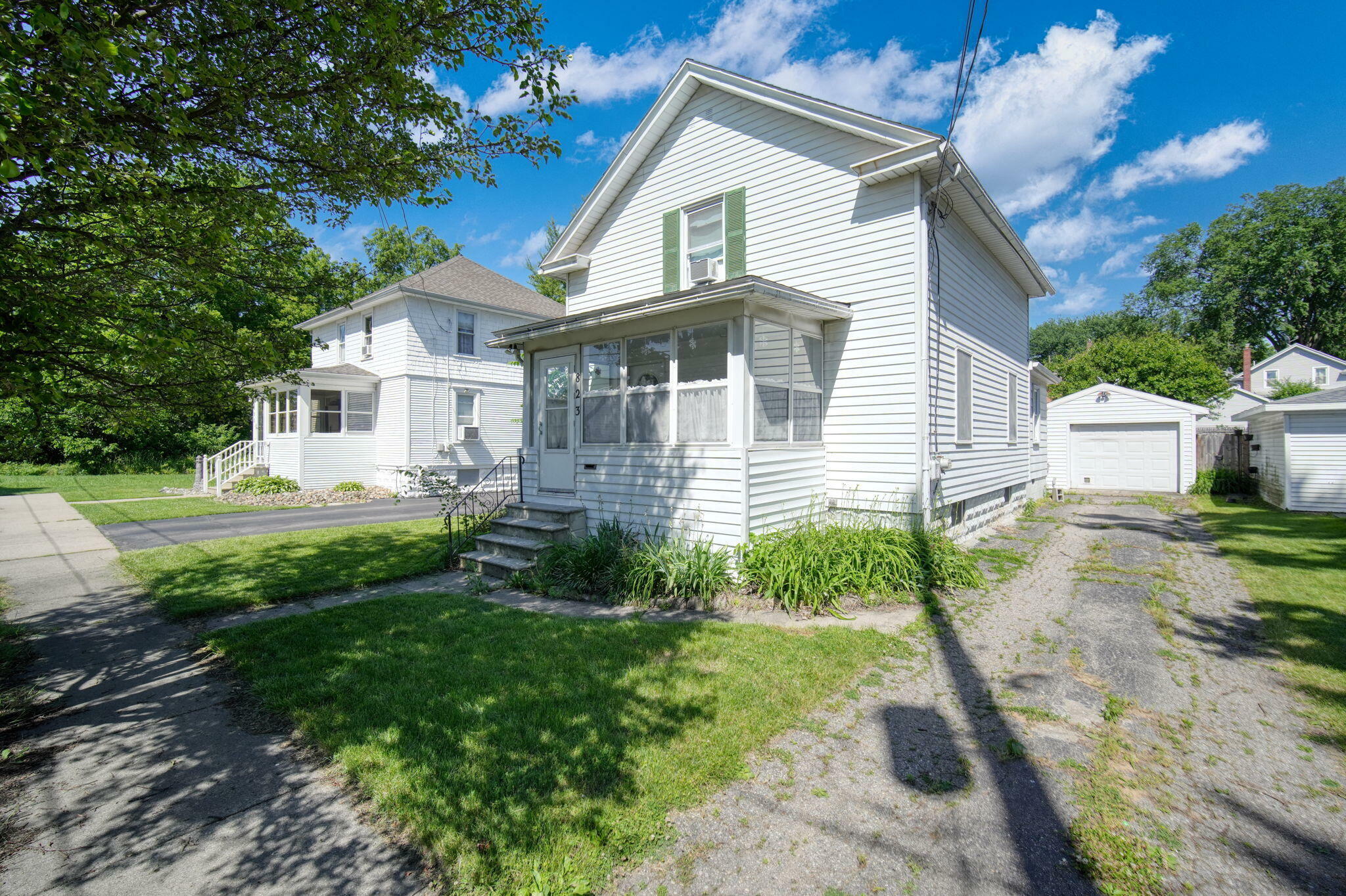 823 Eaton Street  Jackson MI 49202 photo