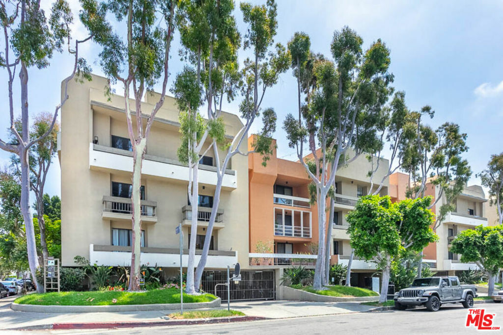 Property Photo:  750 N Kings Road 107  CA 90069 