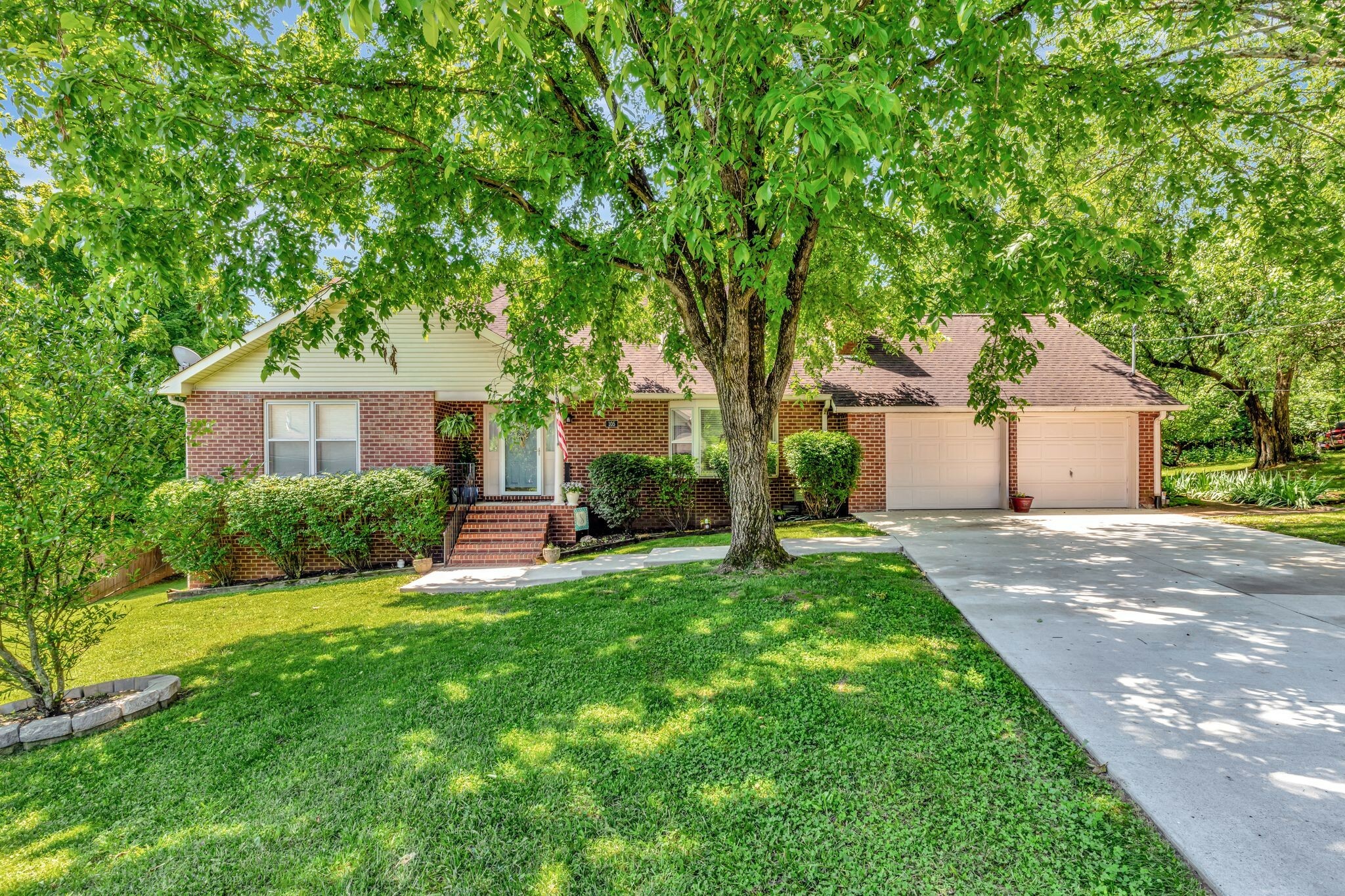 Property Photo: 105 Red Maple Ct TN 37075