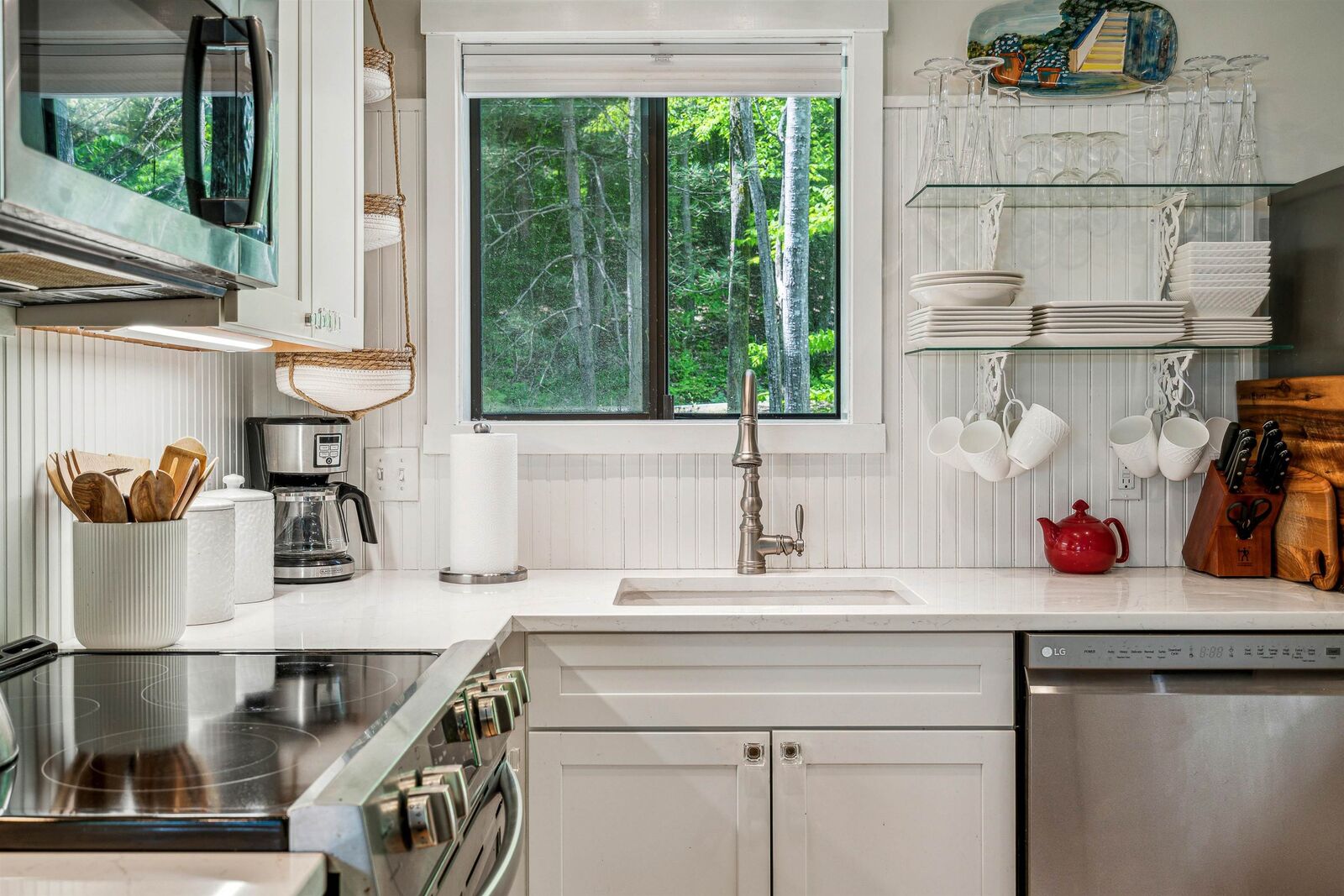 Property Photo: 445 Old Quechee Road VT 05059