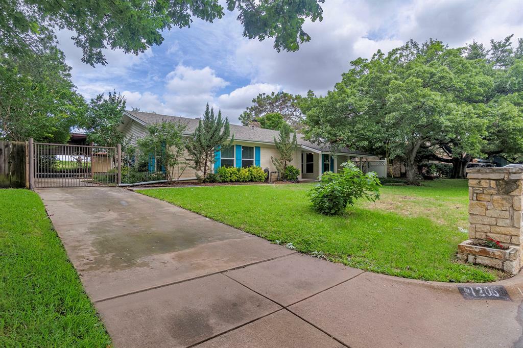 Property Photo:  1206 Mildred Lane  TX 76126 