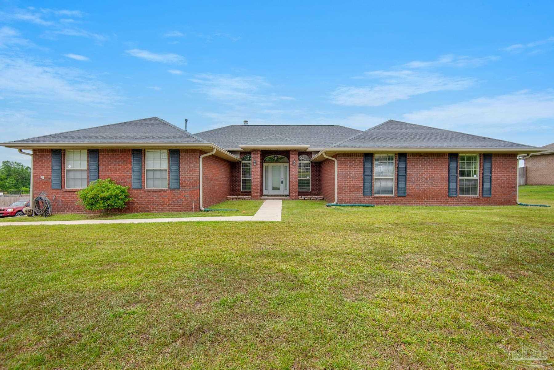 Property Photo:  1568 Hollow Point Dr  FL 32533 