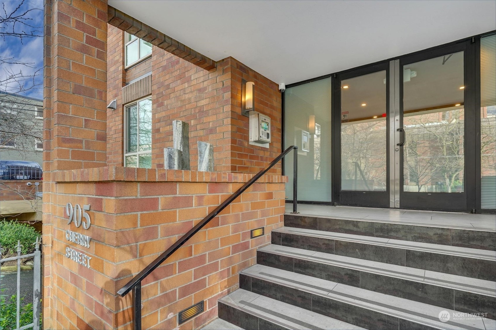 Property Photo: 905 Cherry Street 502 WA 98104