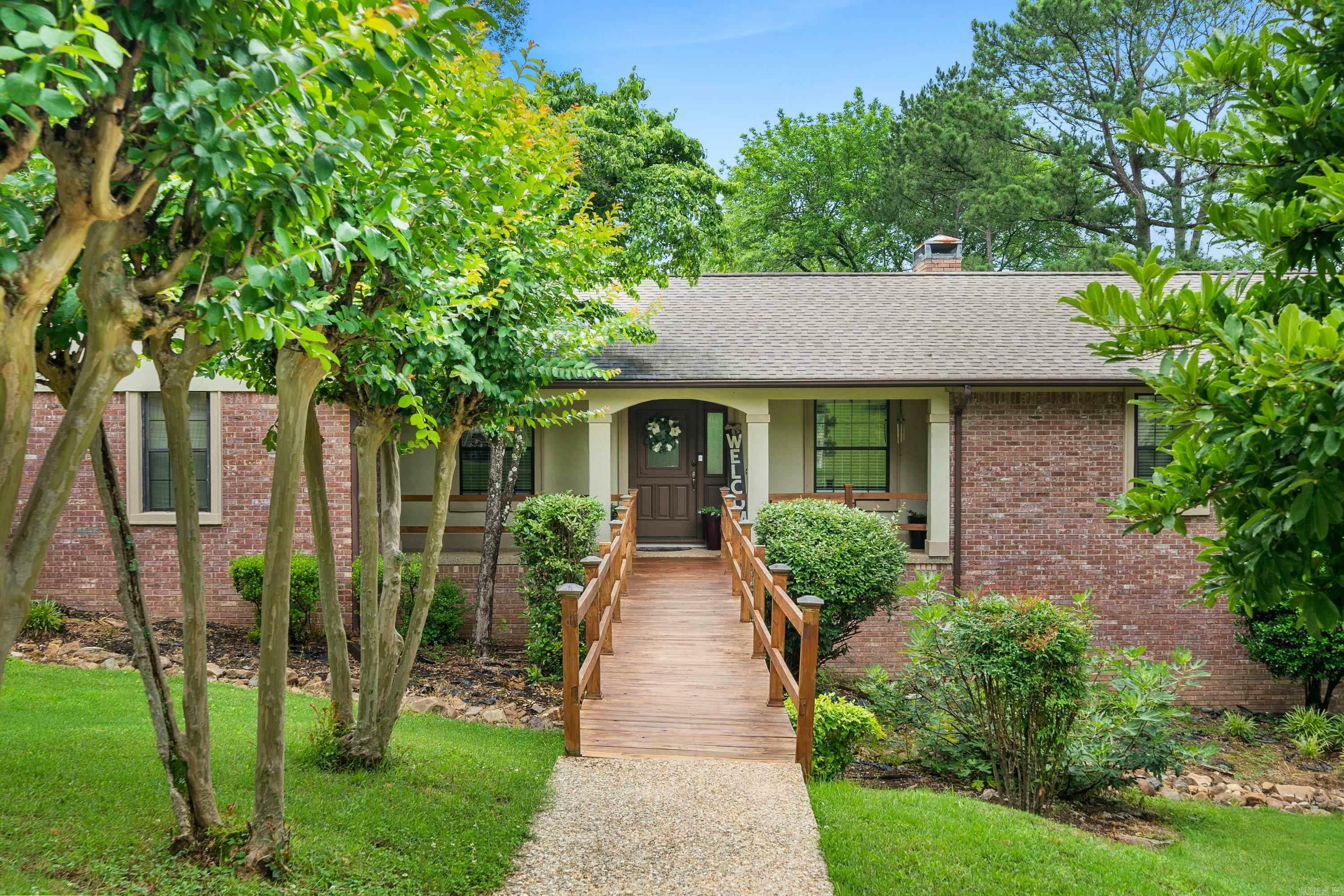 Property Photo:  102 Wedgewood Terrace  AR 71901 