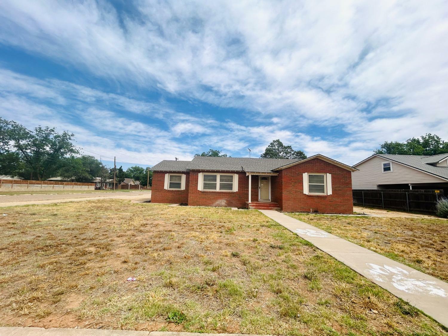 Property Photo:  1828 N 3rd Street  TX 79373 