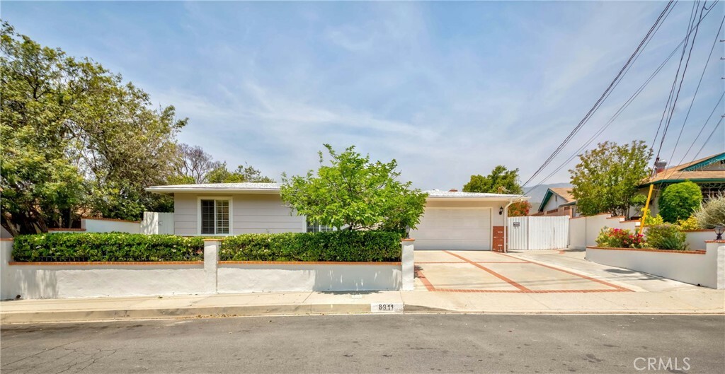 Property Photo:  8911 Riderwood Drive  CA 91040 