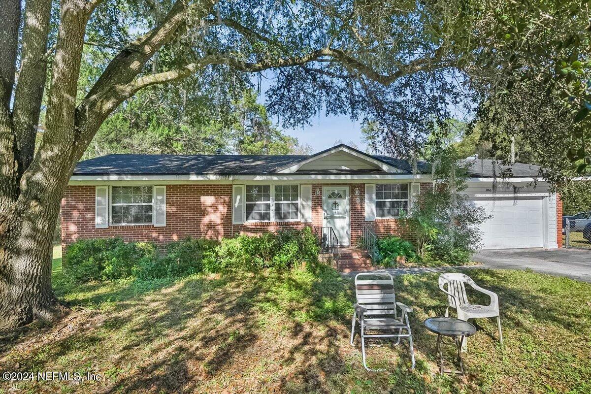 Property Photo:  3866 Main Street  FL 32068 