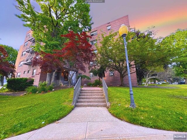 Property Photo:  501 Linwood Drive 4D  NJ 07024 