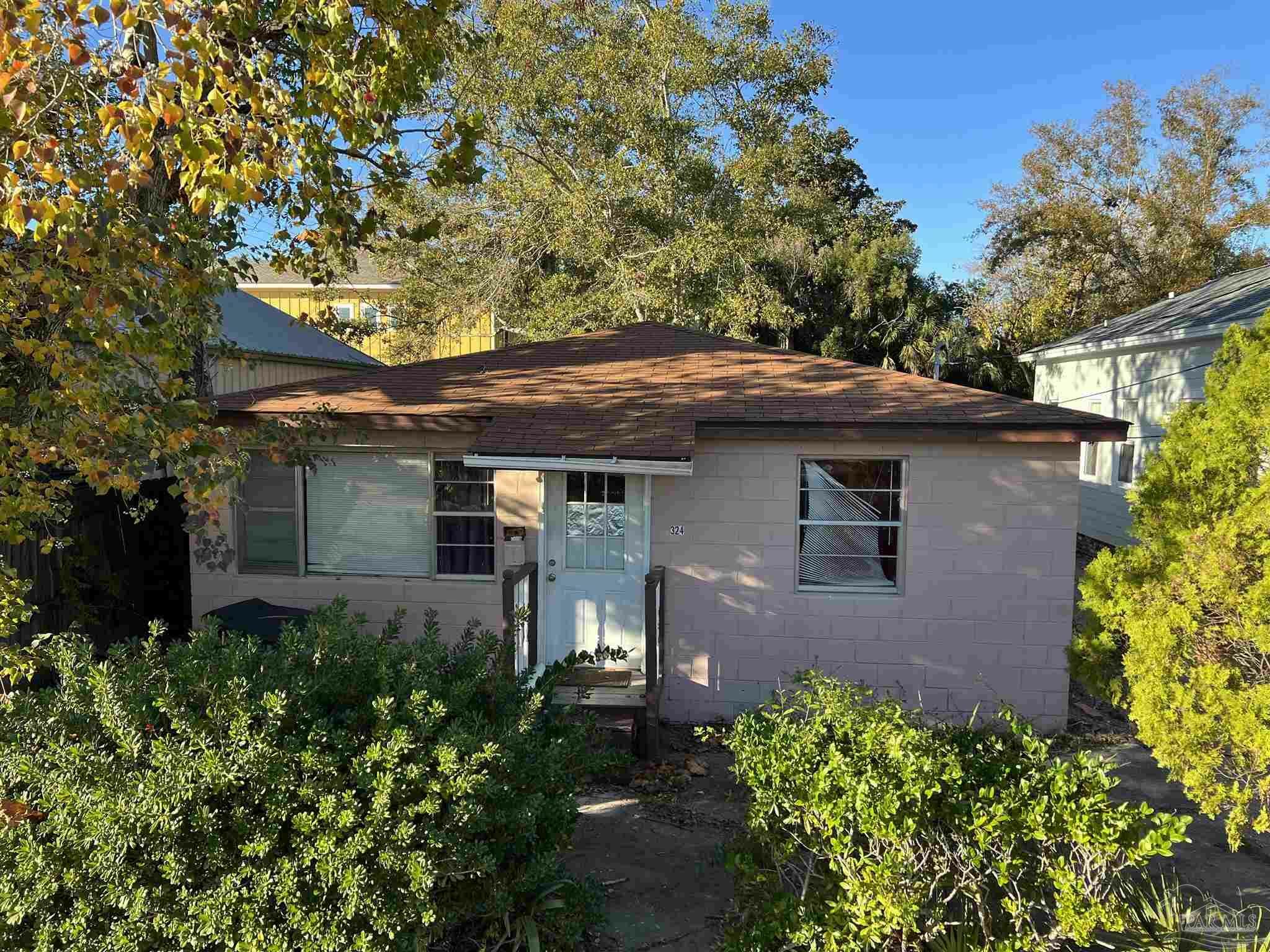 Property Photo:  324 W Government St  FL 32502 