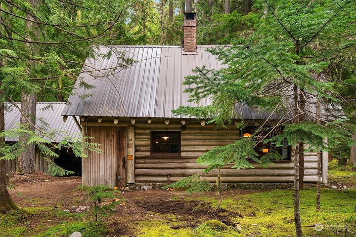 Property Photo:  150 Silver Creek Usfs  WA 98022 