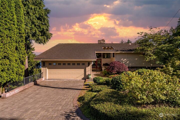 Property Photo: 17833 NE 9th Street WA 98008