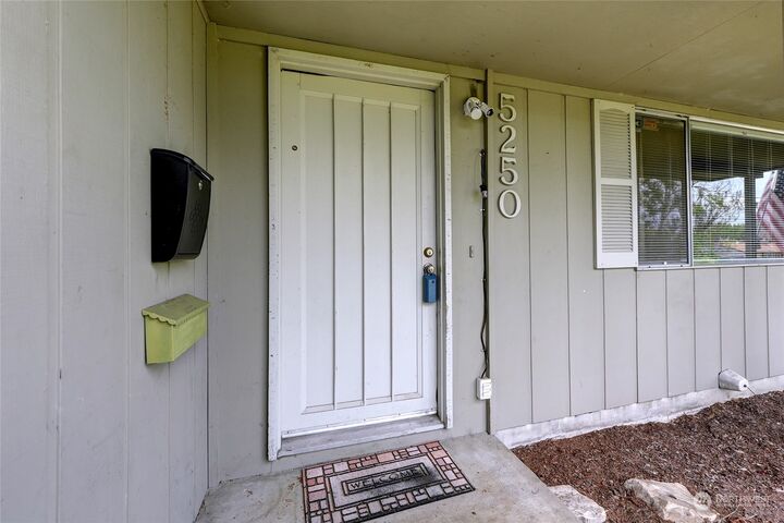 House for sale in 5250 N Dahl Drive, WA 98406