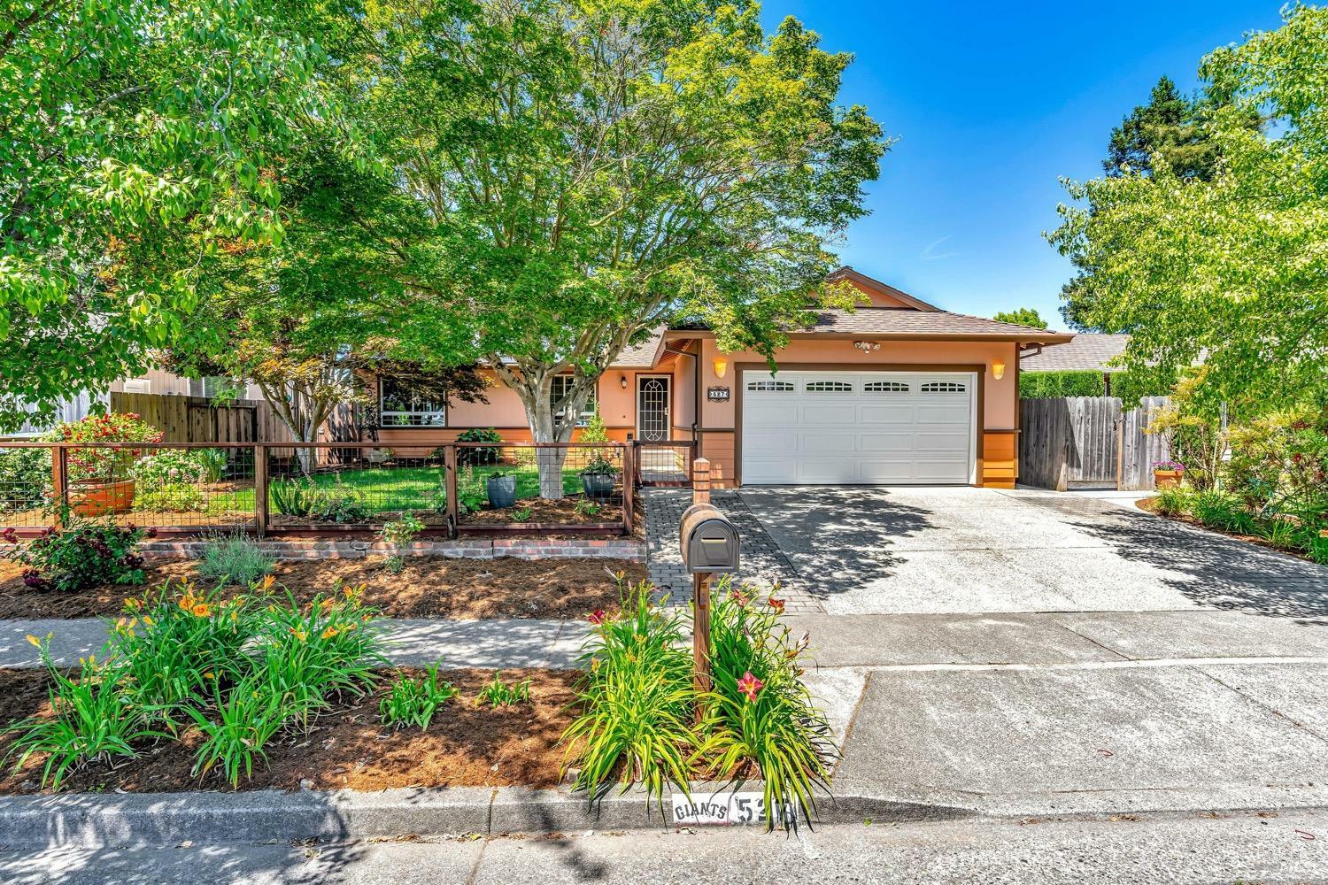 Property Photo:  527 Natalino Court  CA 95401 