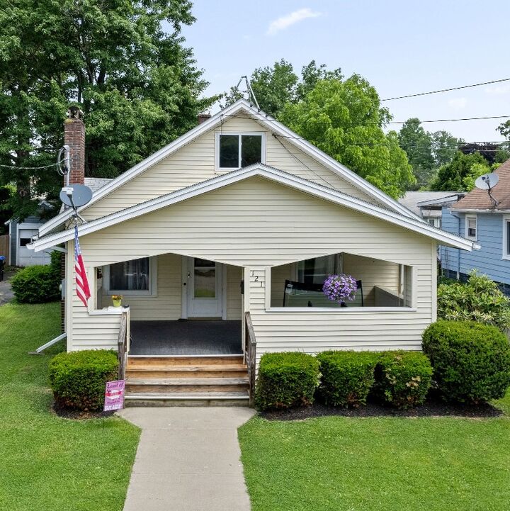 121 Melbourne Street  Vestal NY 13850 photo