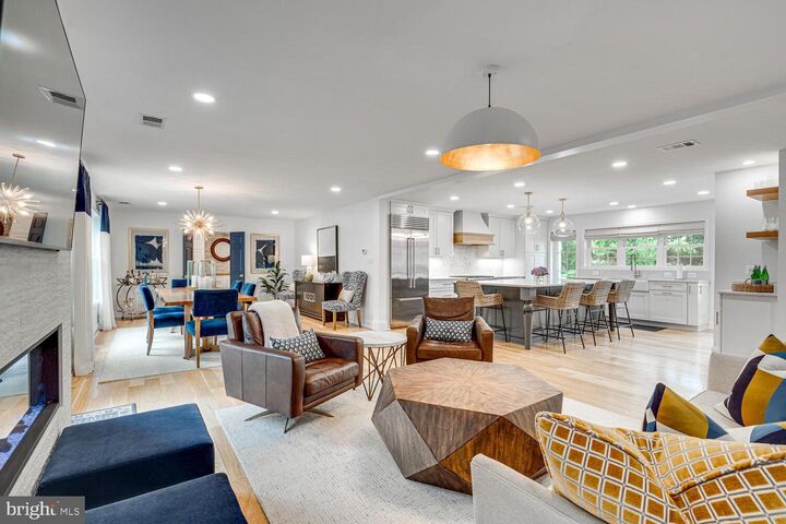 9803 Fosbak Drive  Vienna VA 22182 photo