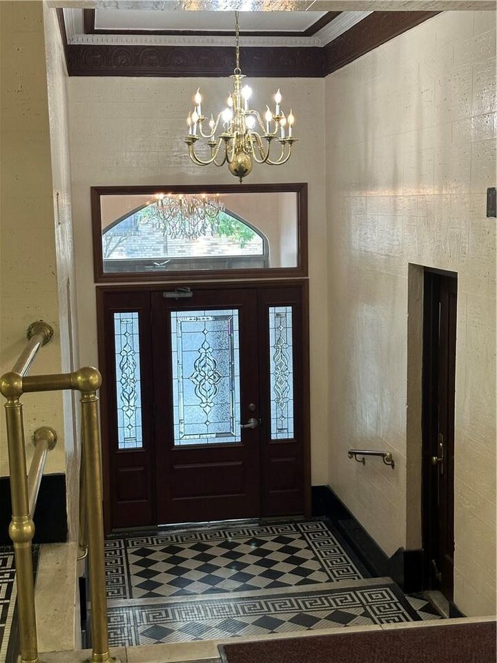 Property Photo: 2922 Barnes Avenue 6E NY 10467