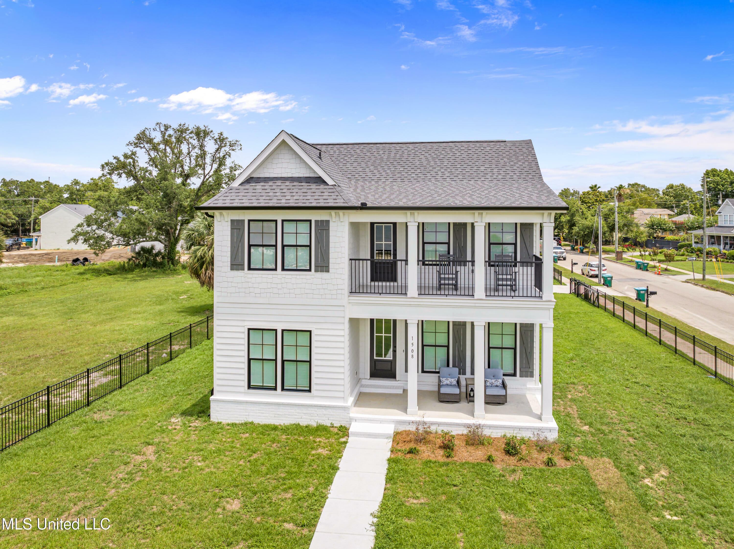 Property Photo:  1508 E Beach Boulevard  MS 39501 