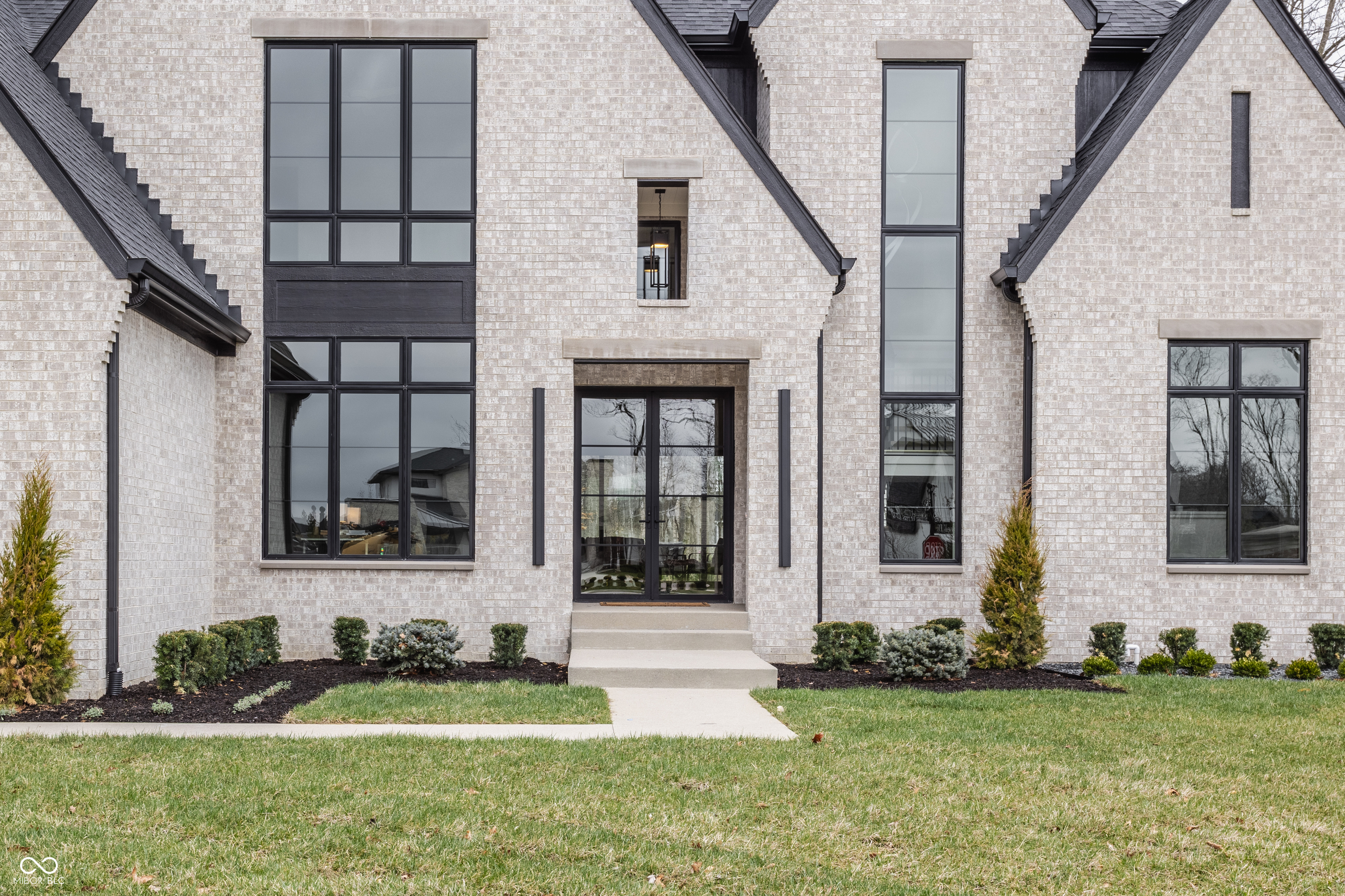 Property Photo: 10876 Holliday Farms Boulevard IN 46077