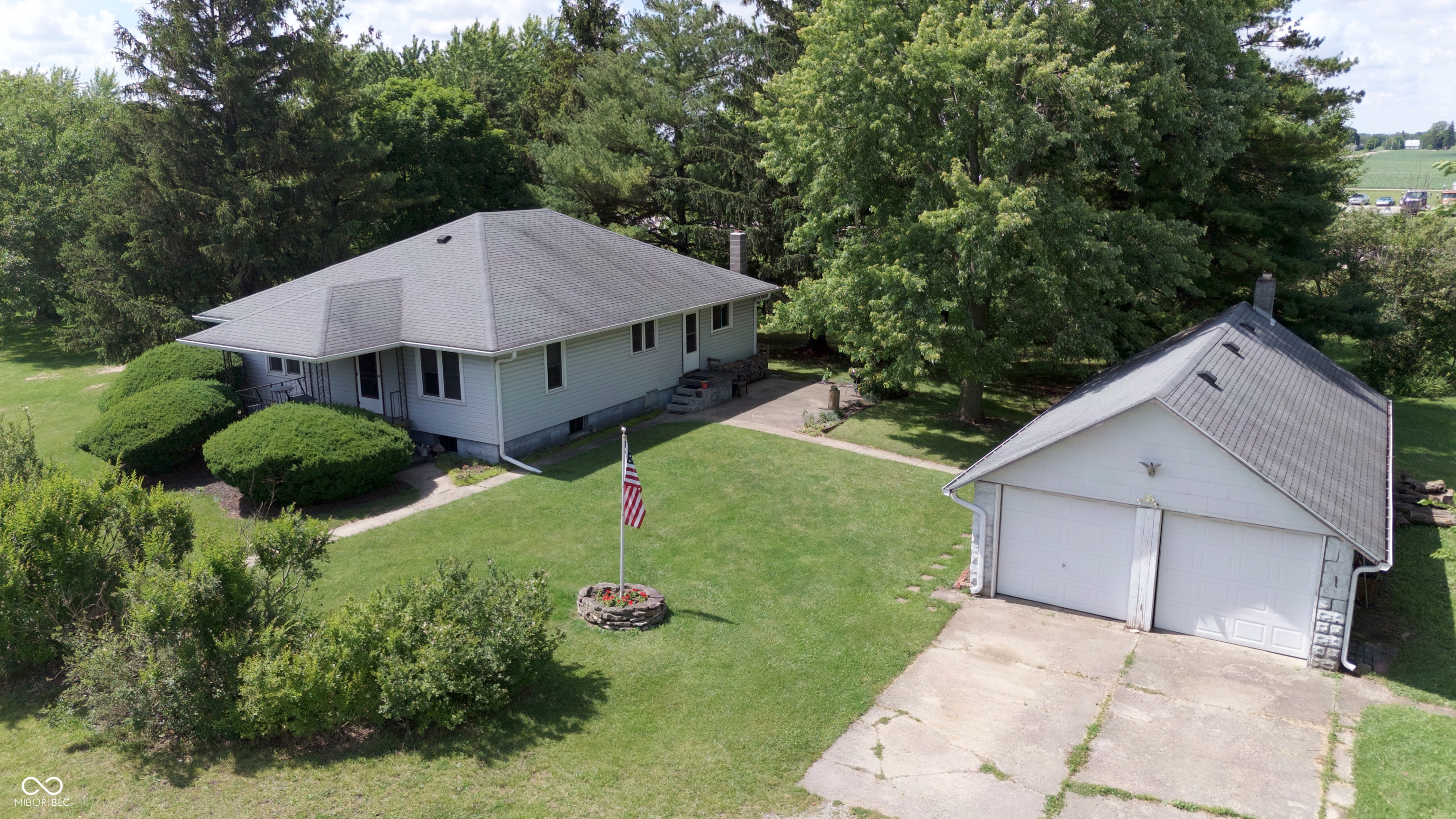 Property Photo:  3208 W Old National Road  IN 47352 