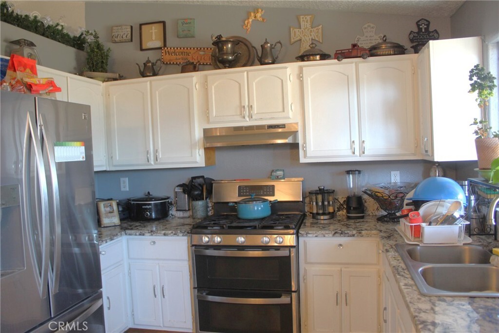 Property Photo: 20953 South Road CA 92307