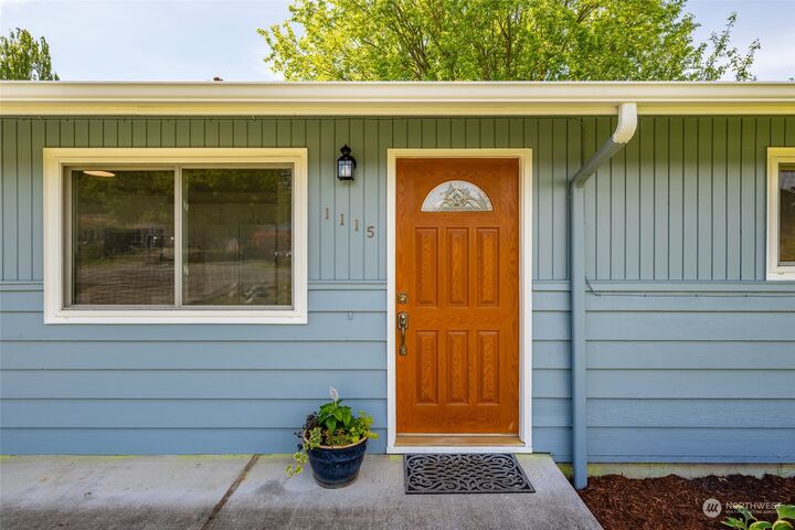 Property Photo:  1115 Forest Glen Road  WA 98277 