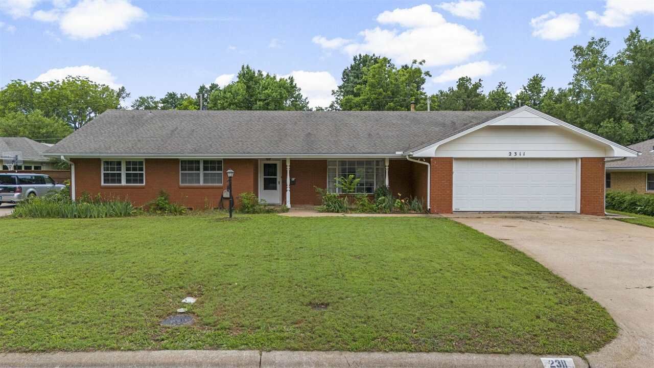 Property Photo:  2311 W 10th Avenue  OK 74074 
