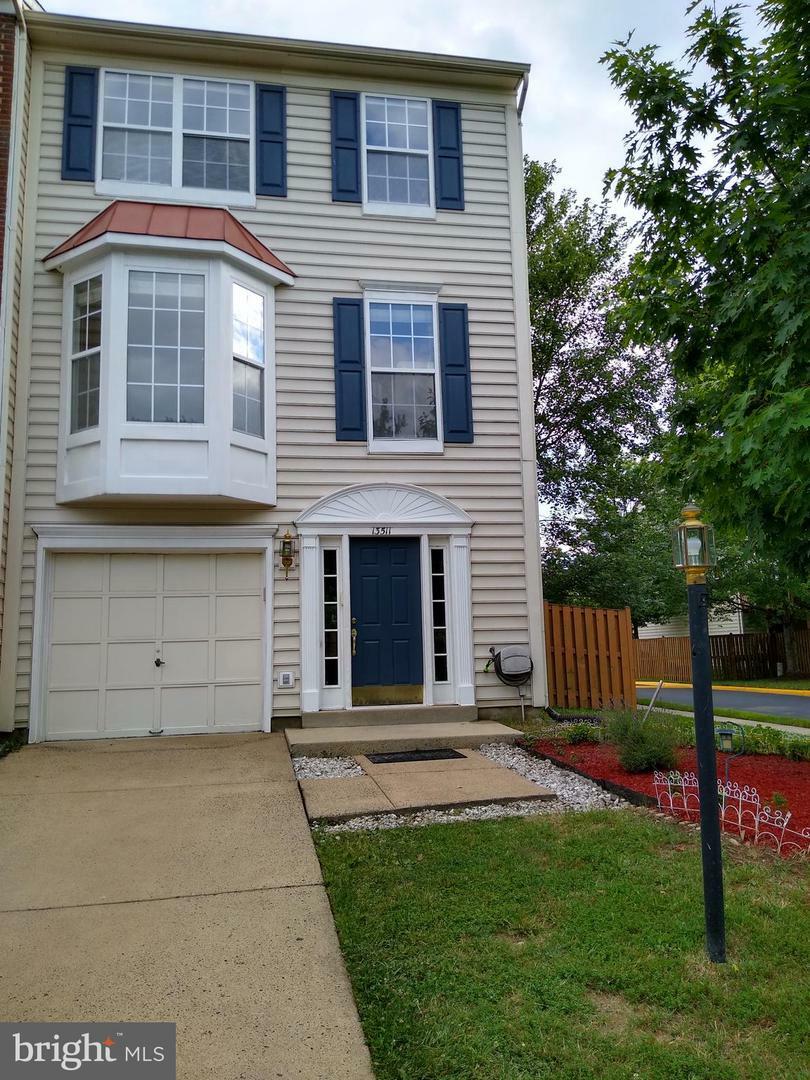 Property Photo: 13511 Bannacker Place VA 20171