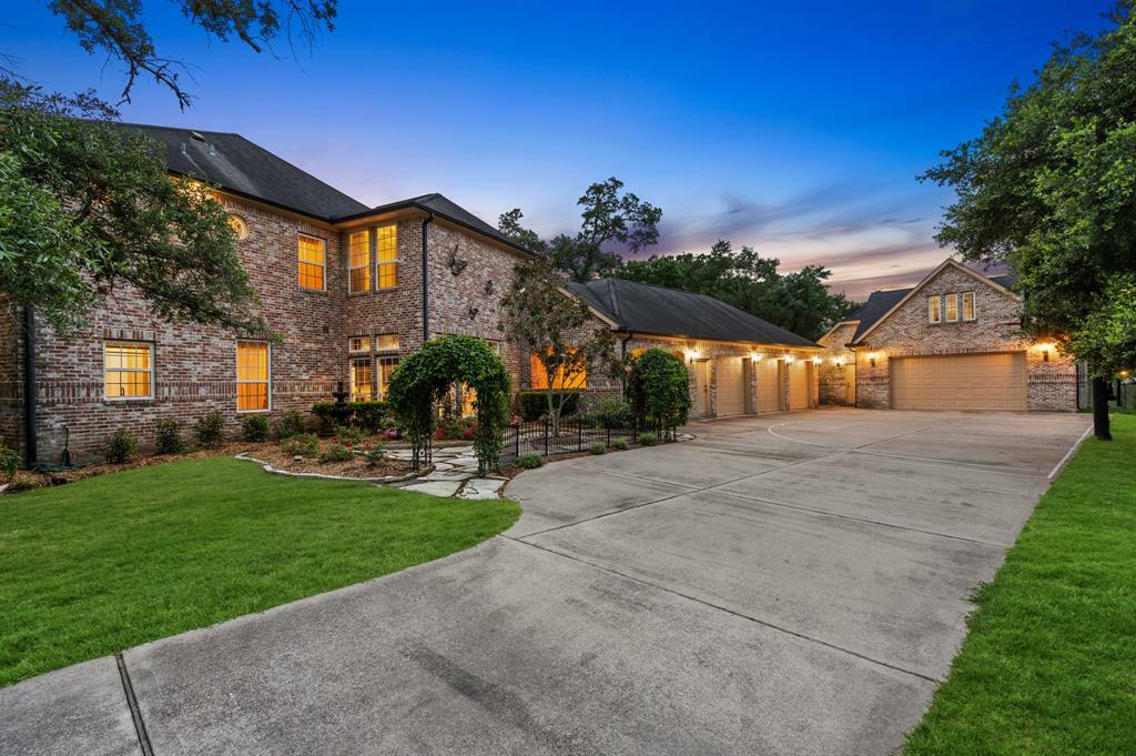 Property Photo:  1310 Steele Drive Drive  TX 77546 