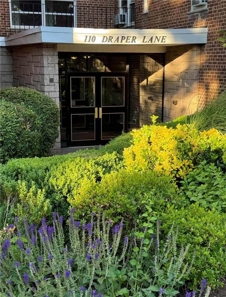 Property Photo: 110 Draper Lane 1-E-S NY 10522