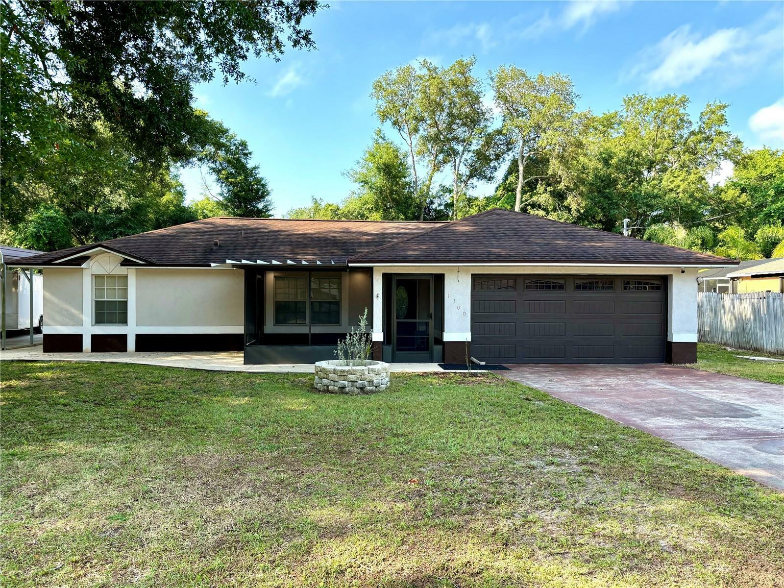Property Photo: 1300 6th Street FL 32763
