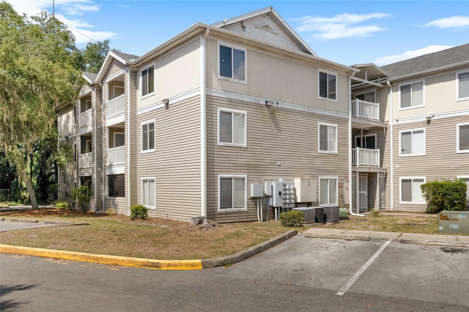 Property Photo: 4000 SW 23rd Street 1-201 FL 32608