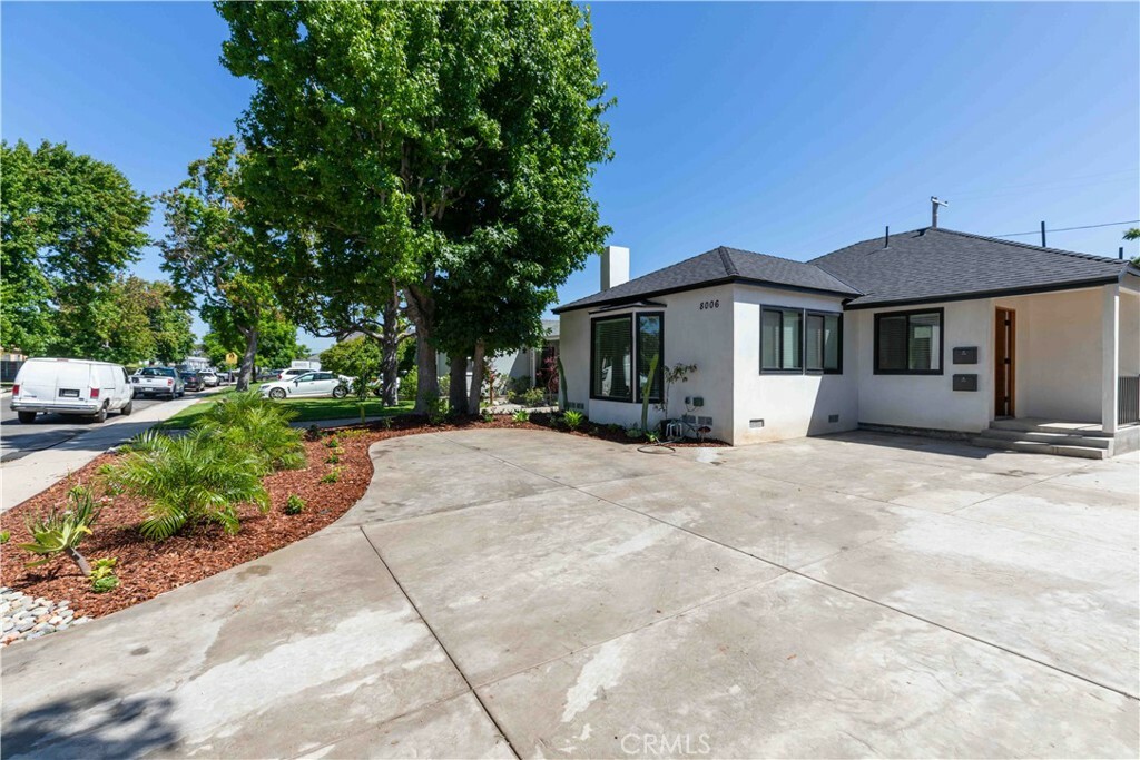 Property Photo:  8006 Glider Avenue  CA 90045 