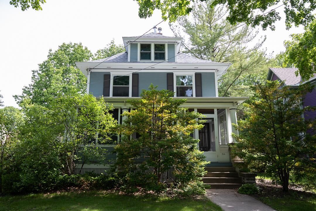 Property Photo:  514 5th Street E  MN 55057 