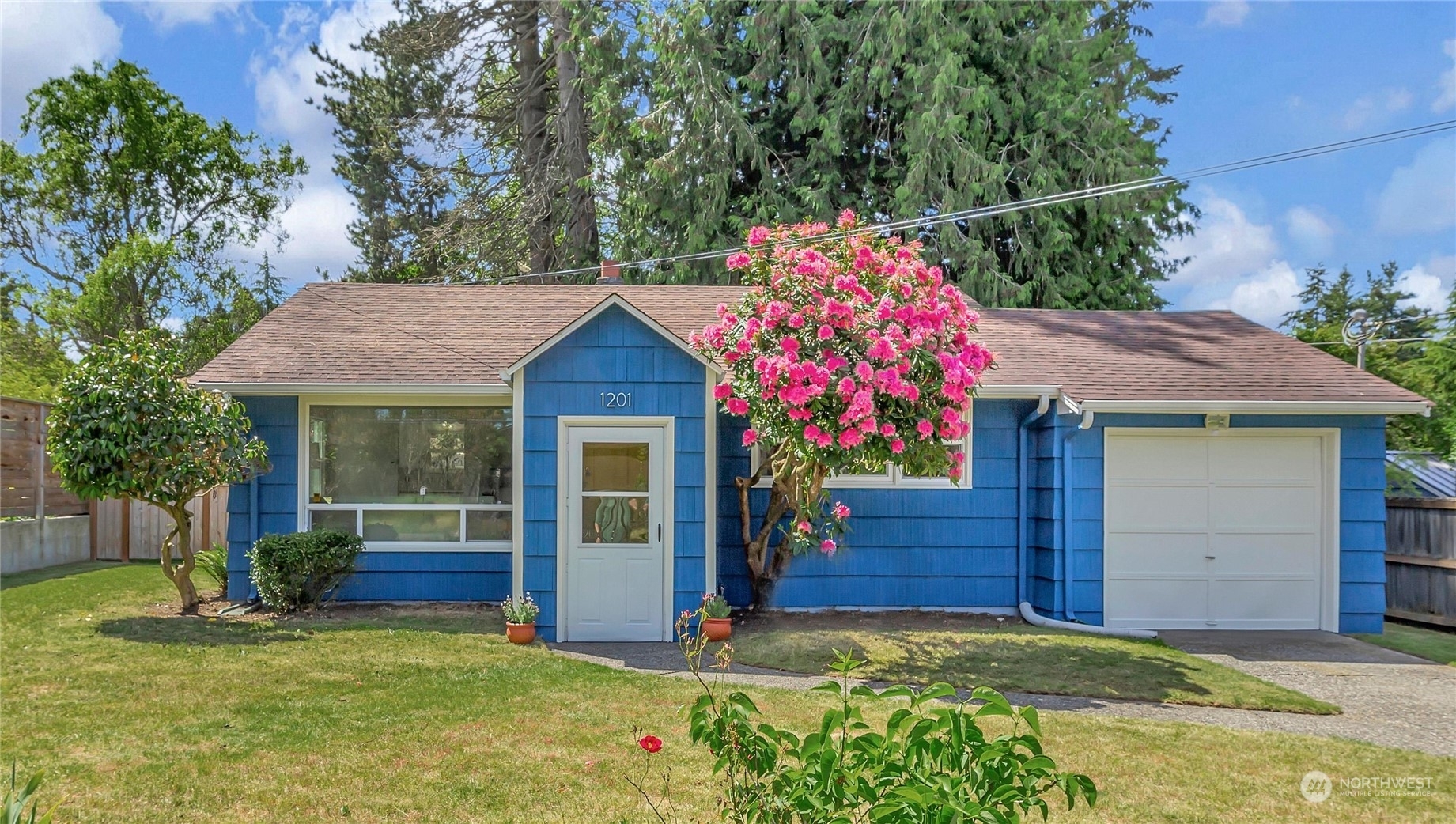 Property Photo:  1201 NE 170th Street  WA 98155 