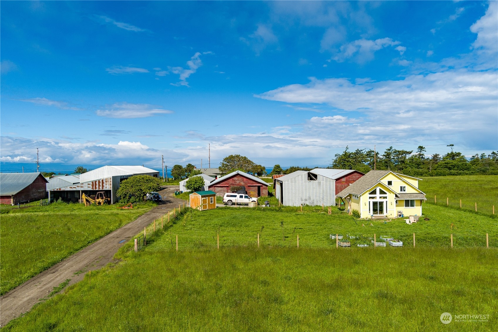 Property Photo:  886  West Beach Road  WA 98239 