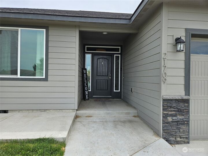 Property Photo:  21709 E Berry Drive  WA 99320 